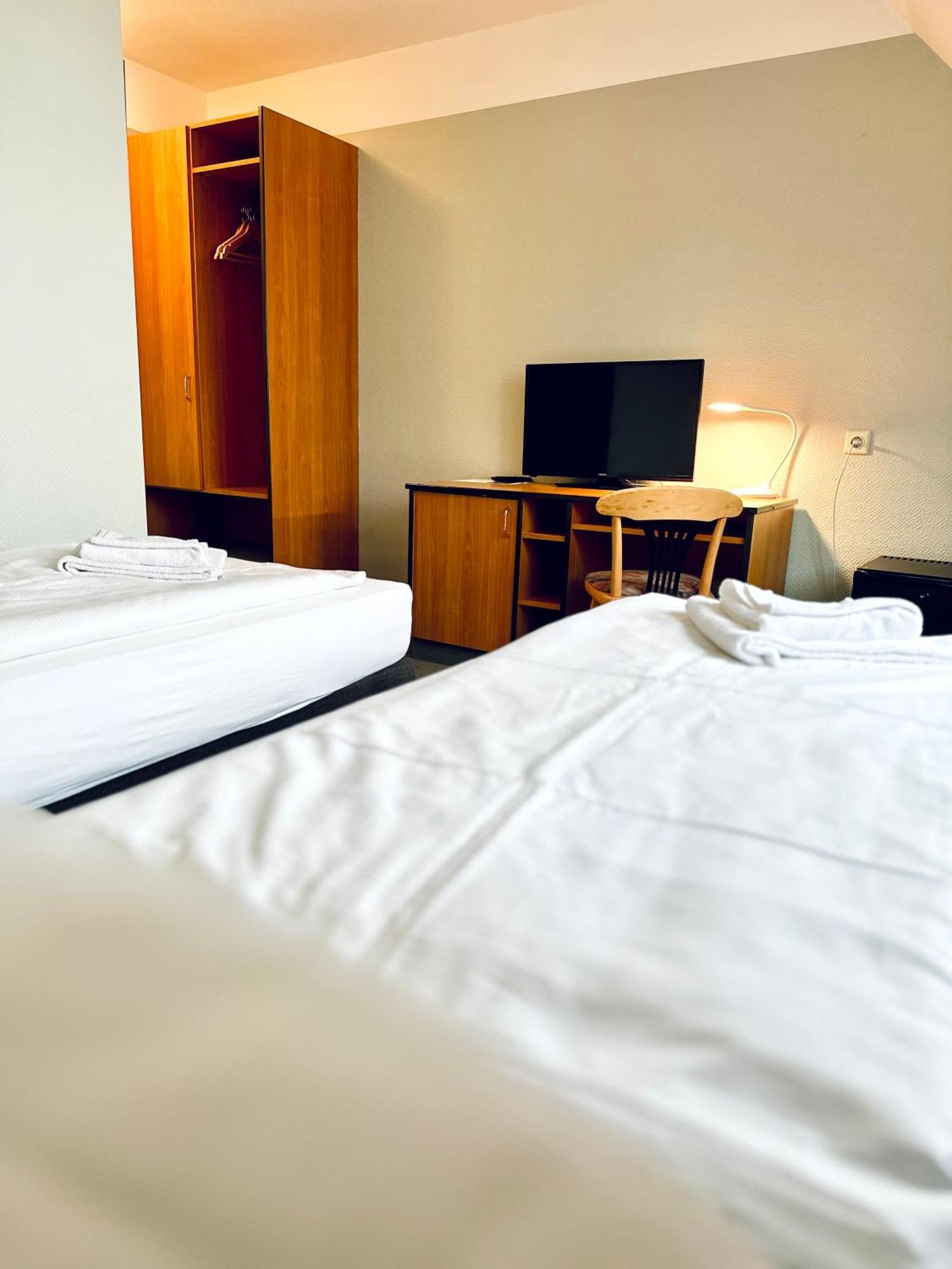 Hotel Brinckmansdorf Rostock Buitenkant foto